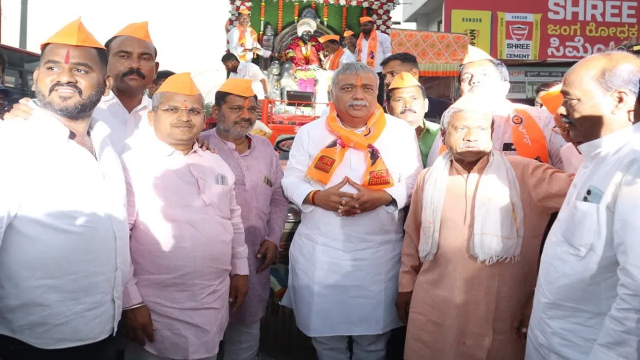 Indi News: ರಾಷ್ಟ್ರಪ್ರೇಮದ ಅಲೆ ಜನತೆಯ ಹೃದಯದಲ್ಲಿ ಮೂಡಿಸಿದ ಶಿವಾಜಿ ಮಹಾರಾಜರು