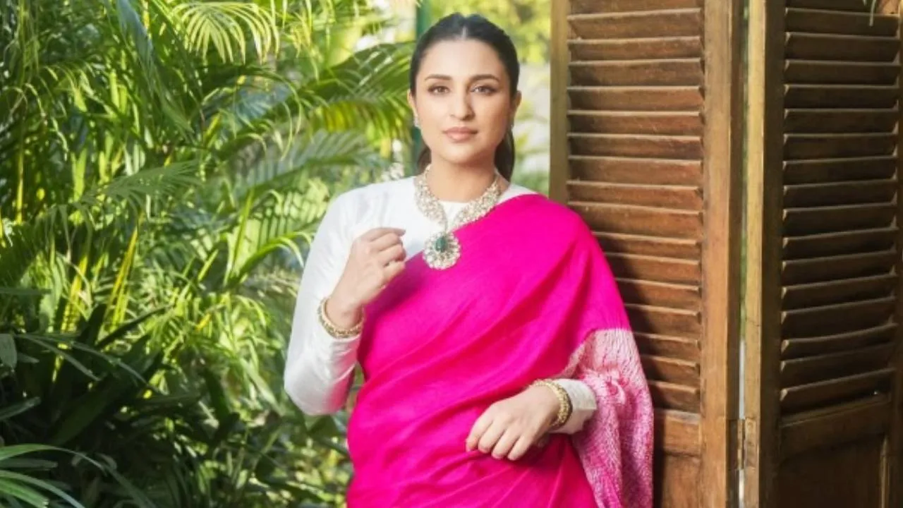 Star Fashion 2026: ಸಿಂಪಲ್‌ ಪಿಂಕ್‌ ಸೀರೆಯಲ್ಲಿ ಪರಿಣಿತಿ ಚೋಪ್ರಾ ಕಮ್‌ಬ್ಯಾಕ್‌ - Image 3