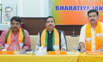 ಎಸ್‌ಐಆರ್‌ ಅಕ್ರಮ ತಡೆಯದ ರಾಜ್ಯ ಸರ್ಕಾರ ಕತ್ತೆ ಕಾಯಲೂ ಲಾಯಕ್ಕಿಲ್ಲ