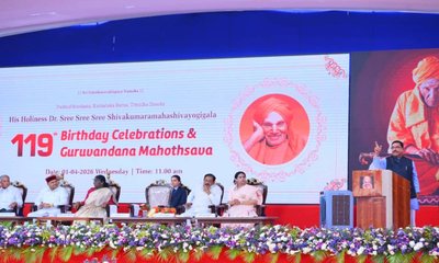 ತ್ರಿವಿಧ ದಾಸೋಹಿ ಸಿದ್ಧಗಂಗಾ ಶ್ರೀ ಸರ್ಕಾರದ ಯೋಜನೆಗಳಿಗೆ ಸ್ಫೂರ್ತಿ: ಜೋಶಿ