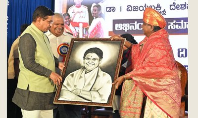 ಕೇಂದ್ರದ ಪುರಸ್ಕಾರಗಳು ನೈಜ ಸಾಧಕರಿಗೆ ಸಲ್ಲುತ್ತಿವೆ: ಜೋಶಿ