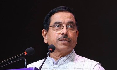 ಕಾಂಗ್ರೆಸ್ ತೀರಾ ಕೆಳಮಟ್ಟಕ್ಕೆ ಇಳಿಯುತ್ತಿದೆ: ಪ್ರಲ್ಹಾದ್‌ ಜೋಶಿ ಕಿಡಿ