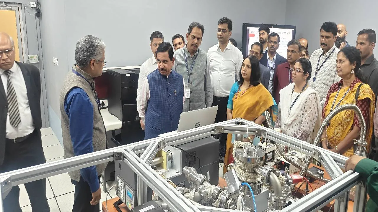 ʼಒಂದು ರಾಷ್ಟ್ರ, ಒಂದು ಸಮಯ'ಕ್ಕೆ ಇಸ್ರೋ ಸಹಯೋಗ ಅನನ್ಯ: ಕೇಂದ್ರ ಸಚಿವ ಪ್ರಲ್ಹಾದ್ ಜೋಶಿ ಬಣ್ಣನೆ