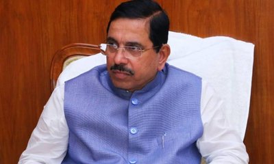 ಬೇಕಂತಲೇ ರಾಷ್ಟ್ರಪತಿ ಕಡೆಗಣಿಸಿದ ಮಮತಾ ಬ್ಯಾನರ್ಜಿ ಸರ್ಕಾರ: ಜೋಶಿ