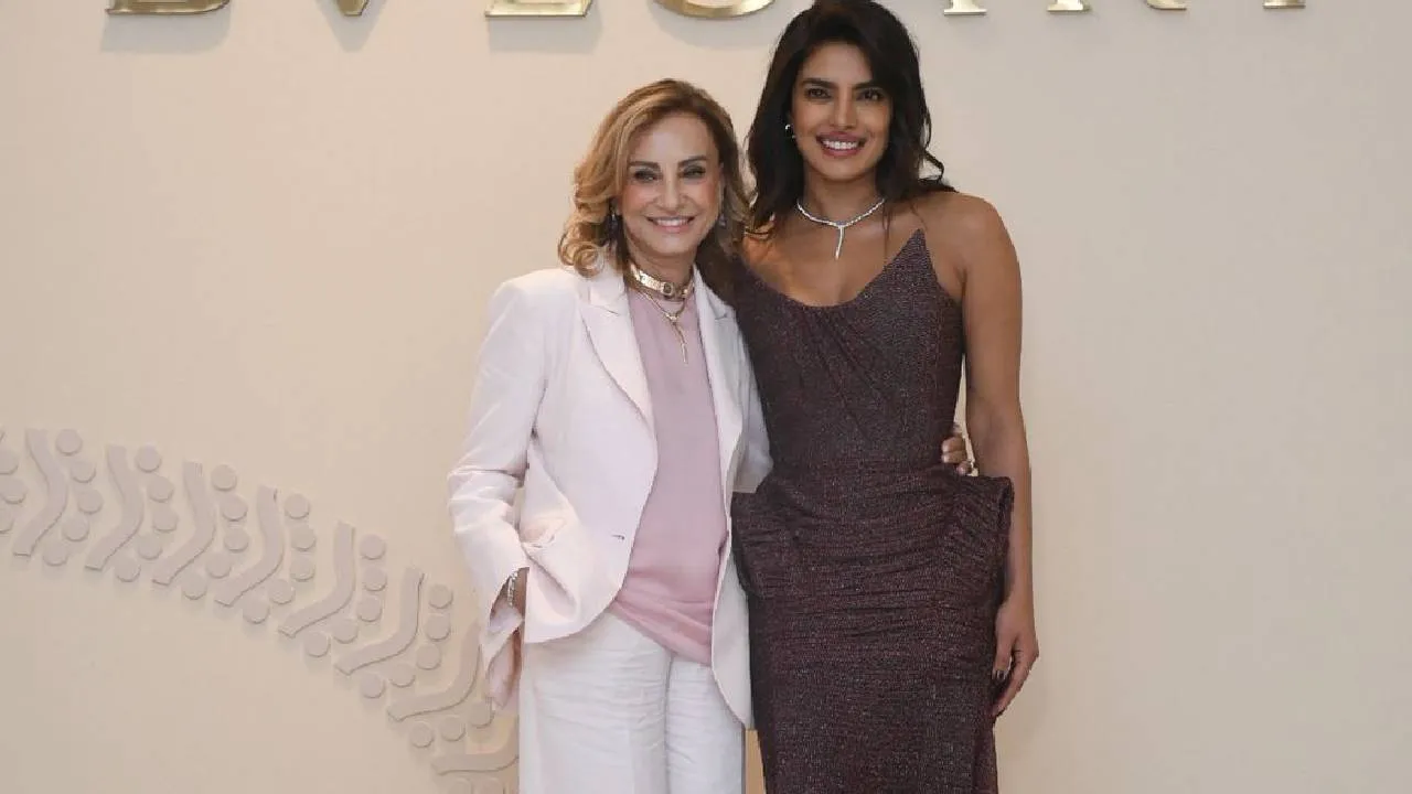 Priyanka Chopra: ಪ್ರಿಯಾಂಕಾ ಚೋಪ್ರಾ ಸ್ಟೈಲಿಶ್ ಲುಕ್‌ಗೆ ಫ್ಯಾನ್ಸ್ ಫುಲ್ ಫಿದಾ! ಇಲ್ಲಿದೆ ಫೋಟೊಸ್‌ - Image 5