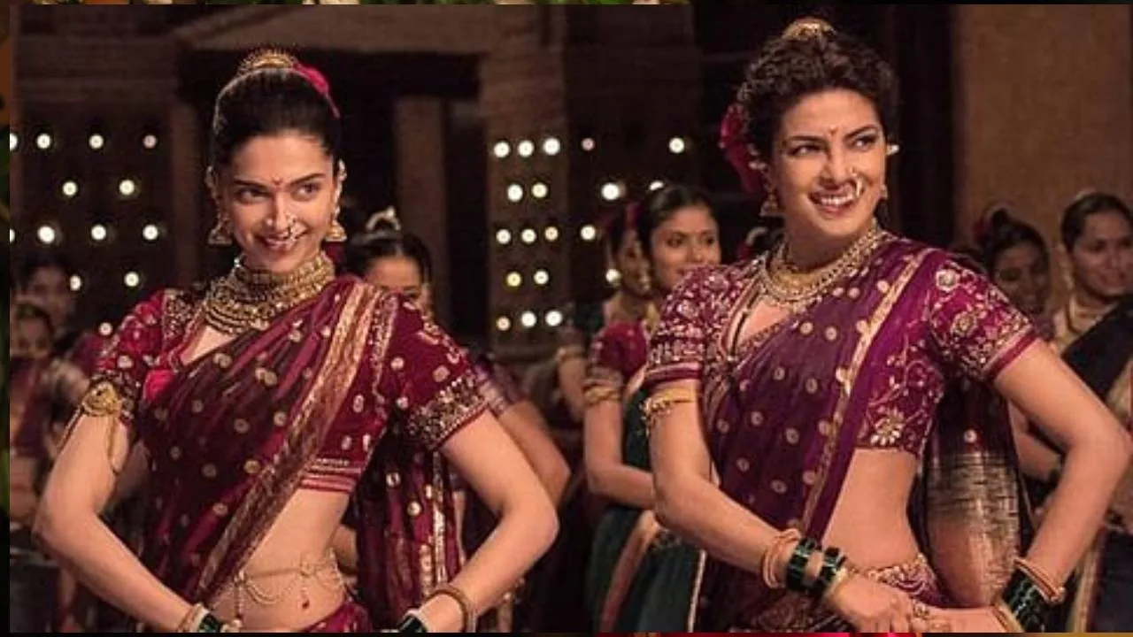 Bollywood actresses: ಗಣೇಶ ಚತುರ್ಥಿ ಹಬ್ಬಕ್ಕೆ ಸೀರೆಯಲ್ಲಿ ಕಂಗೊಳಿಸಲು ಬಾಲಿವುಡ್ ನಟಿಯರು ಫುಲ್‌ ರೆಡಿ - Image 3