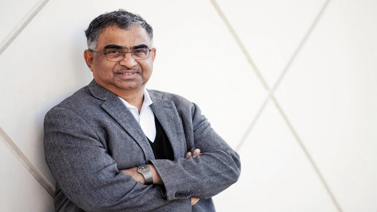 Prof.-Shrinivas-Kulkarni-̄-scaled ok