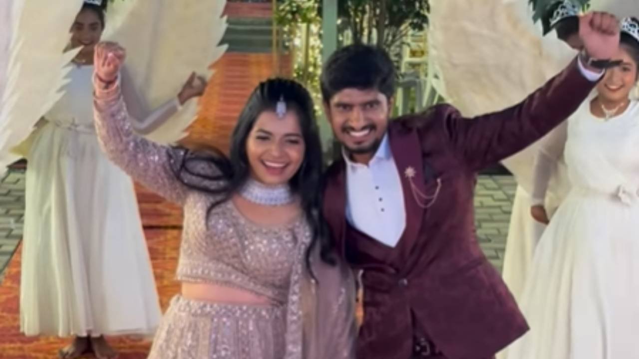 Pruthvi Bhat: ಗಾಯಕಿ ಪೃಥ್ವಿ ಭಟ್ ಅದ್ಧೂರಿ ರಿಸೆಪ್ಷನ್, ಘಟಾನುಘಟಿಗಳು ಭಾಗಿ: PHOTOS