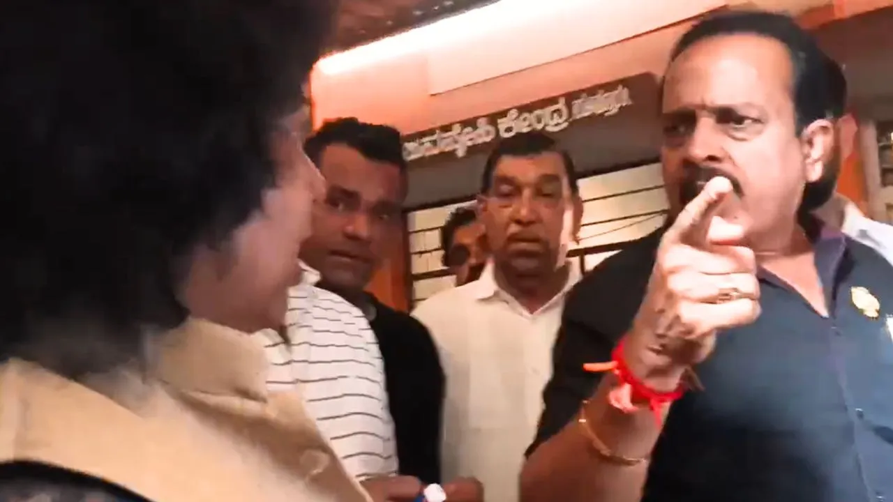 ಪುತ್ತೂರು ಕಾಲೇಜು ಸ್ಥಳಾಂತರ ವಿಚಾರಕ್ಕೆ ಶಾಸಕನಿಗೇ ಲೇಡಿ ಪ್ರಿನ್ಸಿಪಾಲ್‌ ಕ್ಲಾಸ್‌; ತಬ್ಬಿಬ್ಬಾದ ಅಶೋಕ್ ರೈ!