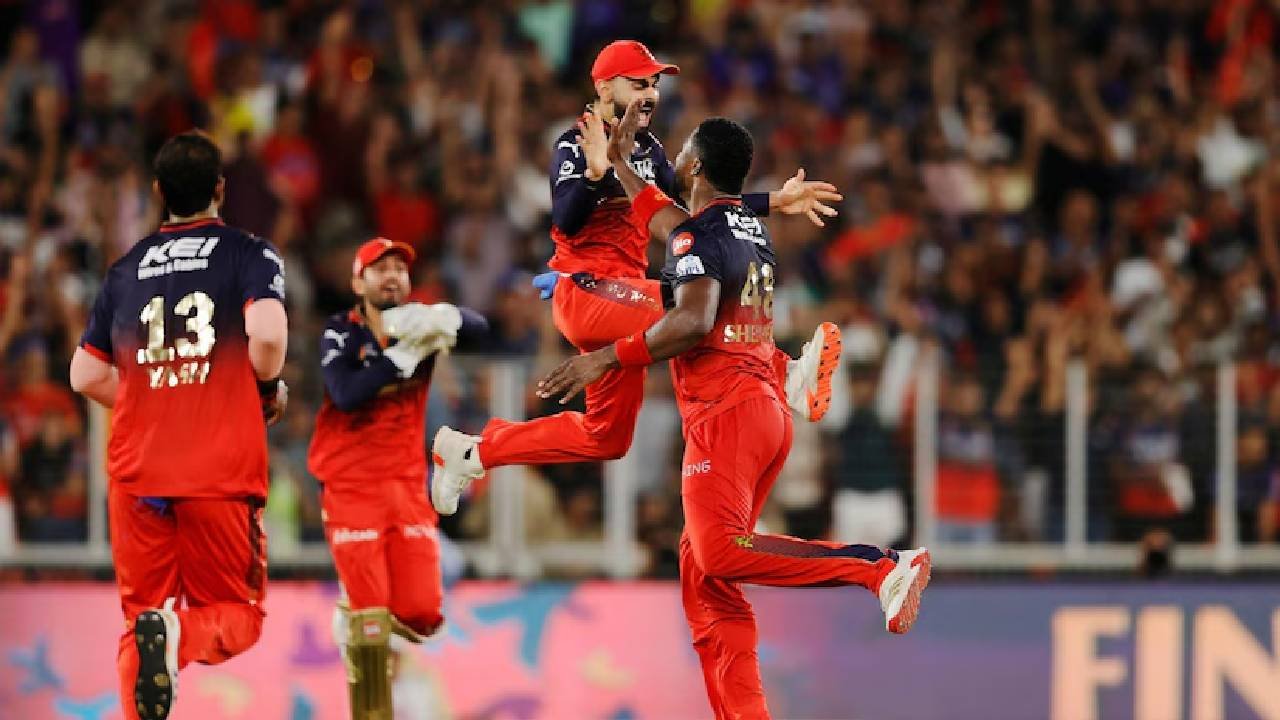 RCB: ಈ ಸಲ ಕಪ್‌ ನಮ್ದು; 18 ವರ್ಷಗಳ ಬಳಿಕ ಐಪಿಎಲ್‌ ಕಿರೀಟ ತೊಟ್ಟ ಆರ್‌ಸಿಬಿ: ಇಲ್ಲಿದೆ ರೋಚಕ ಕ್ಷಣಗಳು