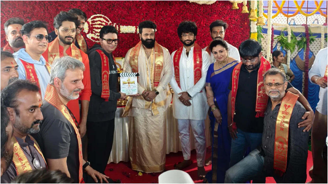 ʻಜೈ ಶ್ರೀ ರಾಮ..ʼ ಎನ್ನುತ್ತಾ ಅಂಜನಾದ್ರಿ ಬೆಟ್ಟದಲ್ಲಿ ʻಜೈ ಹನುಮಾನ್‌ʼ ಸಿನಿಮಾ ಆರಂಭಿಸಿದ ರಿಷಬ್‌ ಶೆಟ್ಟಿ; ಇಲ್ಲಿವೆ ಮುಹೂರ್ತದ ಫೋಟೋಗಳು - Image 5