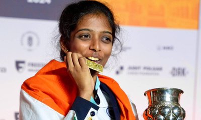 ಕ್ಯಾಂಡಿಡೇಟ್ಸ್  ಟೂರ್ನಿ ಗೆದ್ದು ಇತಿಹಾಸ ನಿರ್ಮಿಸಿದ ಆರ್‌. ವೈಶಾಲಿ