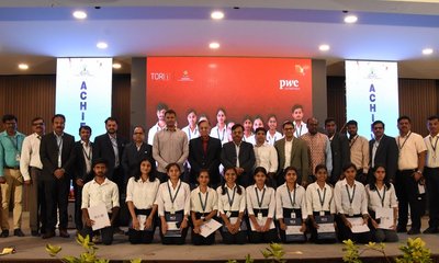 ನಾಗಾರ್ಜುನ ಕಾಲೇಜಿನಲ್ಲಿ ಸಾಧಕರ ದಿನ ಆಚರಣೆ: ಗೌರವ ಸಮರ್ಪಣೆ