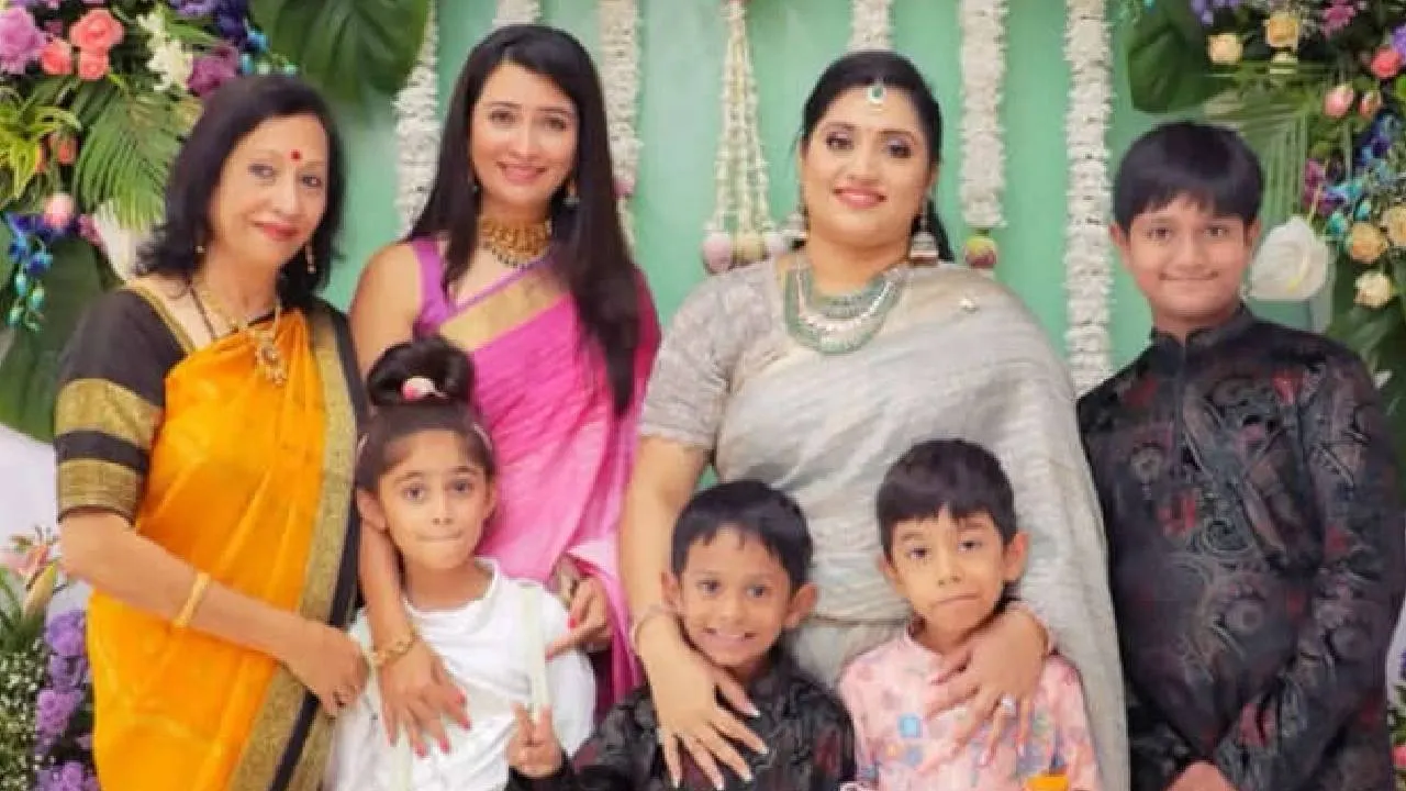 Radhika Pandit: ಟ್ರೆಡಿಶನಲ್ ಲುಕ್‌ನಲ್ಲಿ ಮಿಂಚಿದ ನಟಿ ರಾಧಿಕಾ ಪಂಡಿತ್; ಇಲ್ಲಿದೆ ಫೋಟೋಸ್‌! - Image 1