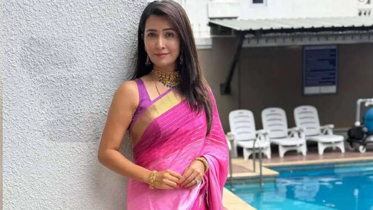 Radhika Pandit: ಟ್ರೆಡಿಶನಲ್ ಲುಕ್‌ನಲ್ಲಿ ಮಿಂಚಿದ ನಟಿ ರಾಧಿಕಾ ಪಂಡಿತ್; ಇಲ್ಲಿದೆ ಫೋಟೋಸ್‌! - Image 3