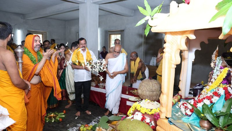 Raghaveshwara Swamiji