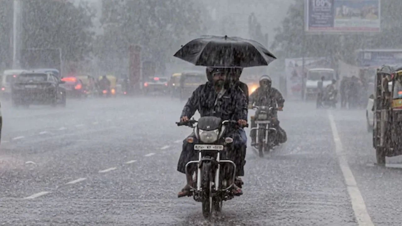 Karnataka Weather: ಇಂದು ರಾಜ್ಯದ 6 ಜಿಲ್ಲೆಗಳಿಗೆ ಯೆಲ್ಲೋ ಅಲರ್ಟ್; ಭಾರಿ ಮಳೆ ಸಾಧ್ಯತೆ