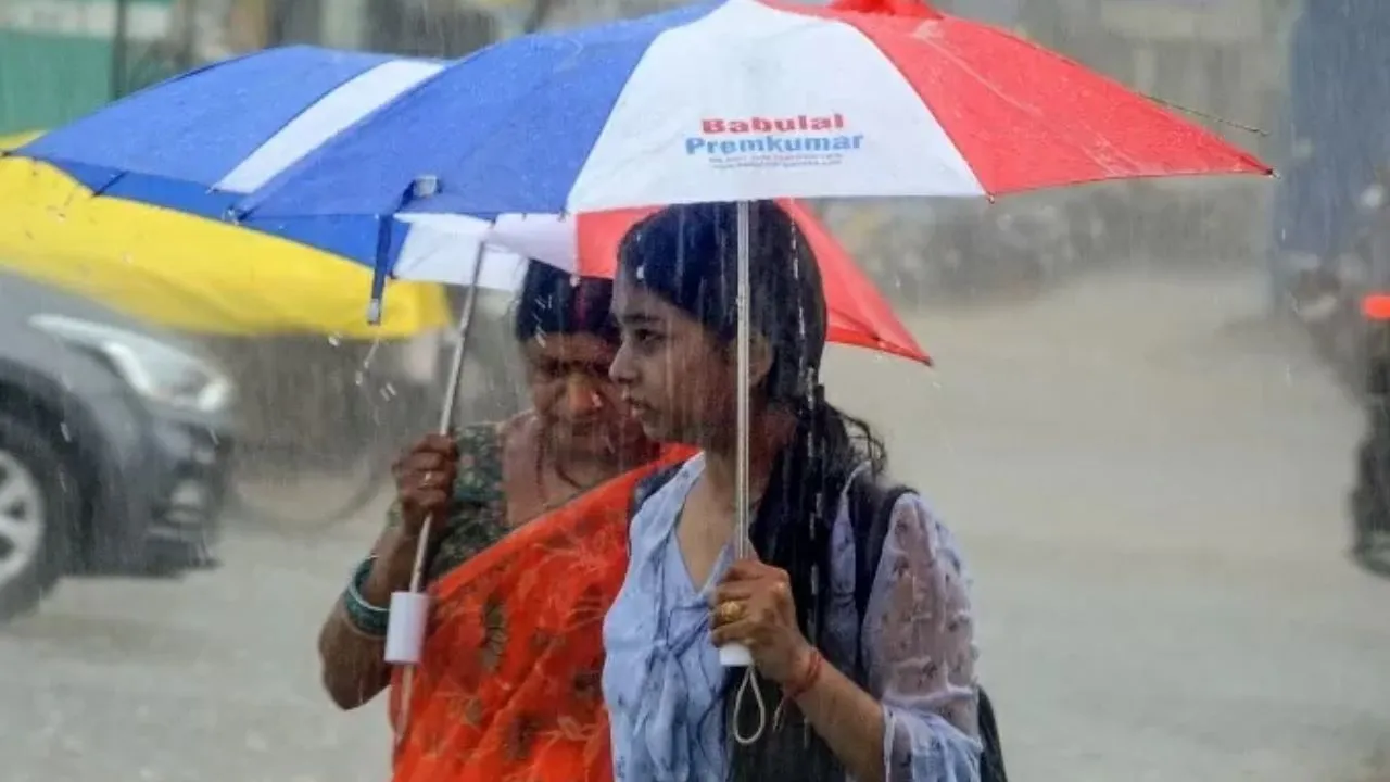 Karnataka Weather: ನಾಳೆ ಕರಾವಳಿ ಹೊರತುಪಡಿಸಿ ಉಳಿದೆಲ್ಲಾ ಜಿಲ್ಲೆಗಳಿಗೆ ಯೆಲ್ಲೋ ಅಲರ್ಟ್; ಅಬ್ಬರಿಸಲಿದೆ ಮಳೆ!