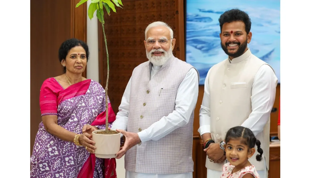 ನರೇಂದ್ರ ಮೋದಿ ಜತೆ ಆಟವಾಡಿದ ಈ ಪುಟಾಣಿ ಫ್ರೆಂಡ್ಸ್‌ ಯಾರು? ಪ್ರಧಾನಿ ಹಂಚಿಕೊಂಡ ಕ್ಯೂಟ್‌ ಪೋಟೊ ಇಲ್ಲಿದೆ - Image 4
