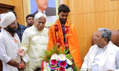 ಕಂಚಿನ ಪದಕ ಗೆದ್ದಿದ್ದ ರಮೇಶ್‌ ಬೂದಿಗಾಳರನ್ನು ಅಭಿನಂದಿಸಿದ ಸಿದ್ದರಾಮಯ್ಯ!