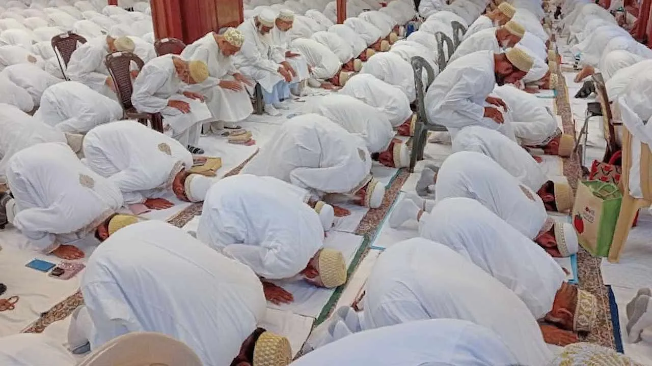 Ramzan Row: ರಂಜಾನ್‌ ತಿಂಗಳಲ್ಲಿ ಮುಸ್ಲಿಂ  ಉದ್ಯೋಗಿಗಳಿಗೆ ಕಾರ್ಯಾವಧಿಯಲ್ಲಿ ವಿನಾಯಿತಿ; ಭುಗಿಲೆದ್ದ ವಿವಾದ