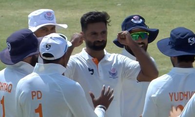 ಚೊಚ್ಚಲ ರಣಜಿ ಟ್ರೋಫಿ ಗೆಲ್ಲುವ ಸನಿಹದಲ್ಲಿ ಜಮ್ಮು ಮತ್ತು ಕಾಶ್ಮೀರ!