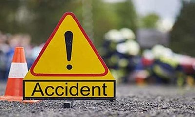 ಮಂತ್ರಾಲಯಕ್ಕೆ ತೆರಳುತ್ತಿದ್ದ ಖಾಸಗಿ ಸ್ಲೀಪರ್ ಬಸ್- ಟ್ರಕ್‌ ನಡುವೆ ಅಪಘಾತ