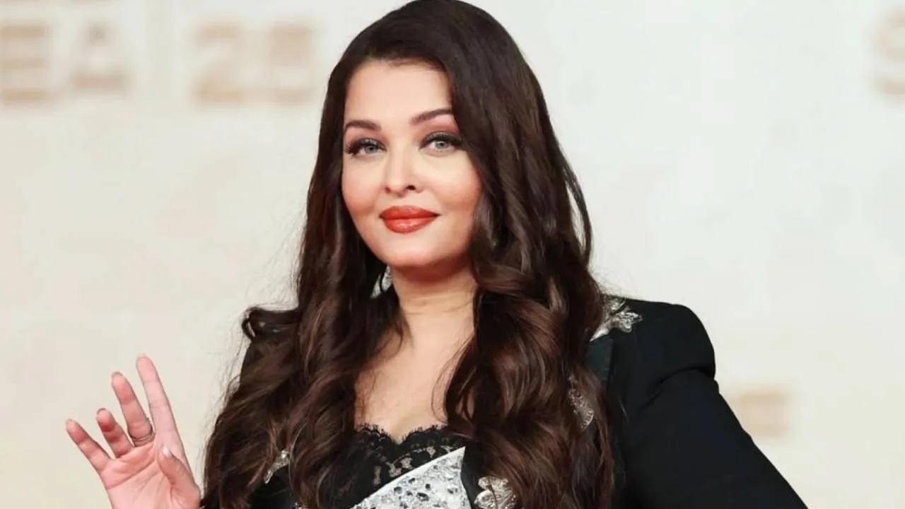 Star Fashion 2025: ರೆಡ್‌ ಸೀ ಫಿಲ್ಮ್‌ ಫೆಸ್ಟಿವಲ್‌ನಲ್ಲಿ ಬ್ಲೇಜರ್‌ ಮೆರ್ಮೈಡ್‌ ಗೌನ್‌ನಲ್ಲಿ ಮಿಂಚಿದ  ಐಶ್ವರ್ಯಾ ರೈ - Image 3