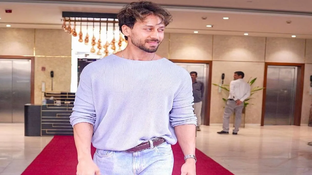 Star Fashion 2026: ರಿಬ್ಡ್ ಟೀ ಶರ್ಟ್‌ನಲ್ಲಿ ಟೈಗರ್‌ ಶ್ರಾಫ್‌ ಅವರಂತೆ ಕಾಣಲು ಇಲ್ಲಿವೆ 5 ಸ್ಟೈಲಿಂಗ್‌ ಟಿಪ್ಸ್ - Image 4