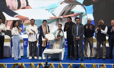 ರಿಚಾ ಘೋಷ್‌ಗೆ ಡಿಎಸ್‌ಪಿ ಹುದ್ದೆ ನೀಡಿದ ಮಮತಾ ಬ್ಯಾನರ್ಜಿ!