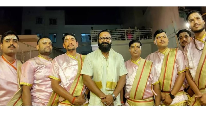 Rishab Shetty visits Varanasi