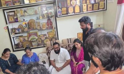 ರಾಕೇಶ್ ಪೂಜಾರಿ ಮನೆಗೆ ದಿಢೀರ್ ಭೇಟಿಕೊಟ್ಟ ರಿಷಭ್ ಶೆಟ್ಟಿ