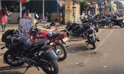 ಫುಟ್‌ʼಪಾತ್‌ ಅತಿಕ್ರಮಣ, ಹದಗೆಟ್ಟ ಸಂಚಾರ ವ್ಯವಸ್ಥೆ