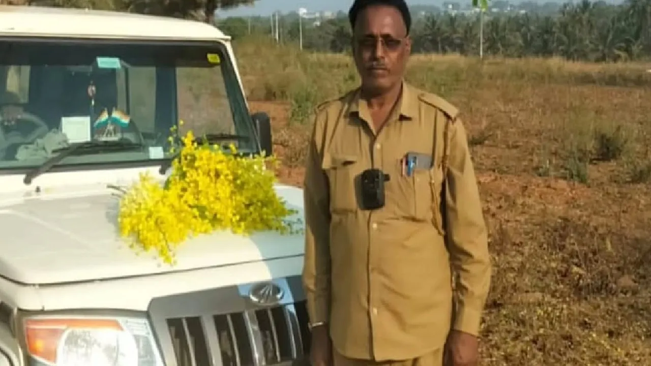 Road Accident: ರಸ್ತೆ ದಾಟುವಾಗ ಲಾರಿ ಡಿಕ್ಕಿ; ಕರ್ತವ್ಯದಲ್ಲಿದ್ದ KSRTC ಚೆಕಿಂಗ್‌ ಇನ್ಸ್‌ಪೆಕ್ಟರ್‌ ಸಾವು