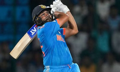 ಸಿಕ್ಸರ್‌ ಮೂಲಕ ವಿಶ್ವ ದಾಖಲೆ ಬರೆದ ಹಿಟ್‌ಮ್ಯಾನ್‌ ರೋಹಿತ್‌