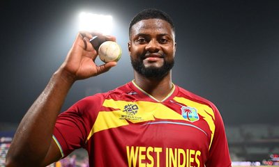 ಹ್ಯಾಟ್ರಿಕ್‌ ವಿಕೆಟ್‌ ಕಿತ್ತು ದಾಖಲೆ ಬರೆದ ರೊಮ್ಯಾರಿಯೊ ಶೆಫರ್ಡ್‌!