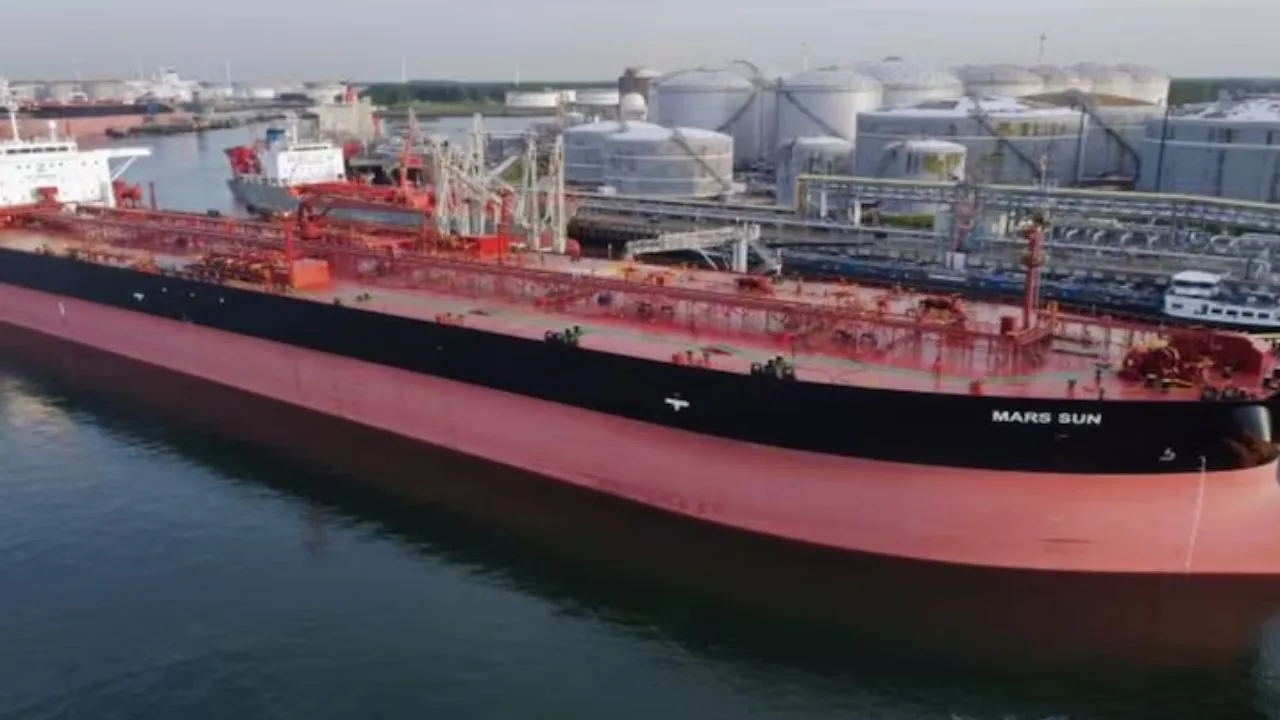 ಚೀನಾಕ್ಕೆ ತೆರಳುತ್ತಿದ್ದ ರಷ್ಯಾದ ತೈಲ ಟ್ಯಾಂಕರ್ ಯೂಟರ್ನ್; ಮಂಗಳೂರಿನತ್ತ ಪಯಣ