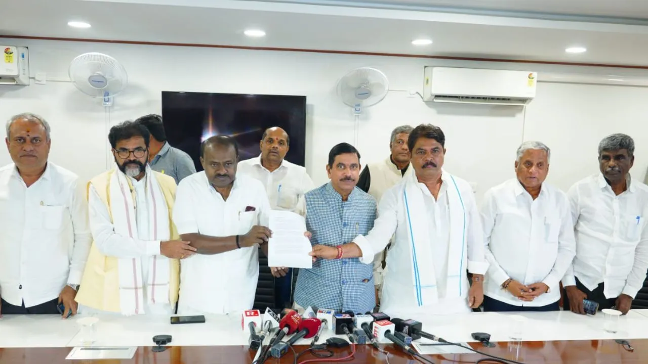 Karnataka SIR: ಎಸ್ಐಆರ್ ಅಕ್ರಮದ ಬಗ್ಗೆ ಮುಖ್ಯ ಚುನಾವಣಾ ಆಯುಕ್ತರಿಗೆ ಎನ್‌ಡಿಎ ದೂರು; ರಾಜ್ಯಕ್ಕೆ ವೀಕ್ಷಕರನ್ನು ಕಳುಹಿಸಿದ ಆಯೋಗ