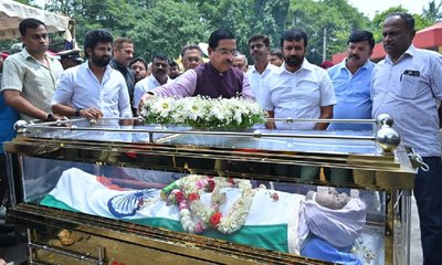 ಸಾಹಿತಿ ಭೈರಪ್ಪ ಅತ್ಯಂತ ಸರಳಾತಿ ಸರಳ ವ್ಯಕ್ತಿತ್ವದವರಾಗಿದ್ದರು: ಜೋಶಿ