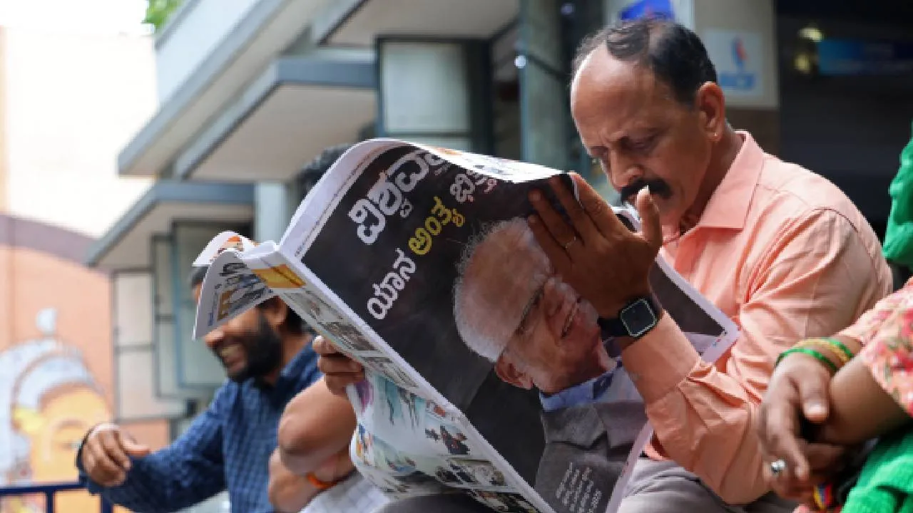 SL Bhyrappa: ಸಿಎಂ ಸಿದ್ದರಾಮಯ್ಯ, ಡಿಸಿಎಂ ಡಿಕೆಶಿ ಸೇರಿ ಗಣ್ಯರಿಂದ ಎಸ್‌.ಎಲ್‌. ಭೈರಪ್ಪ ಅಂತಿಮ ದರ್ಶನ - Image 18