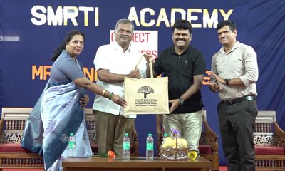 Sangamesh Upase inspires Smrti Academy children