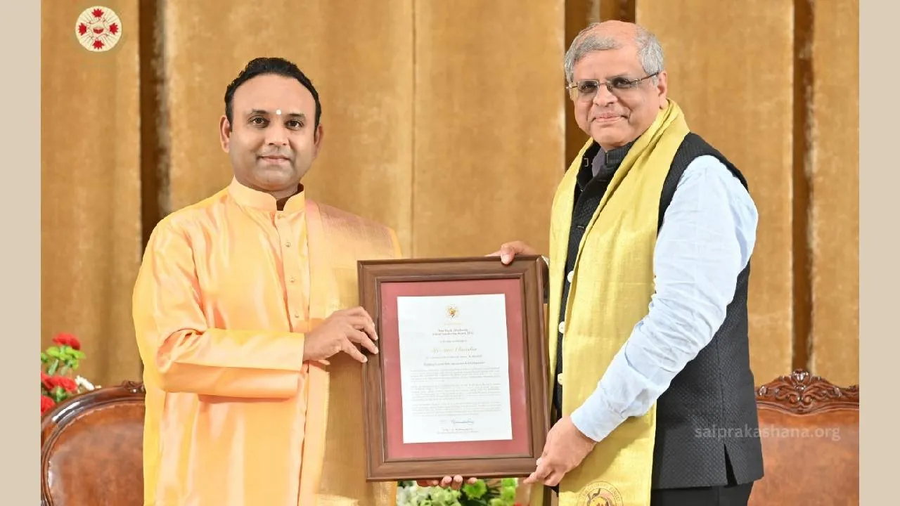 Sadguru Sri Madhusudan Sai 3