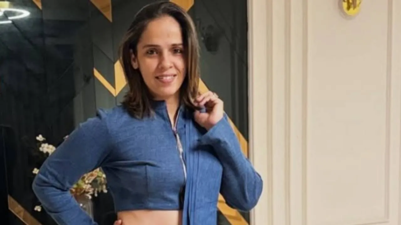 Winter Fashion 2026: ಕ್ರೀಡಾ ಪ್ರೇಮಿಗಳನ್ನು ಸೆಳೆದ ಸೈನಾ ನೆಹ್ವಾಲ್‌ ಡೆನಿಮ್‌ ರೆಡಿ ಸೀರೆ - Image 4