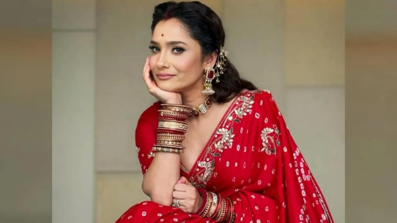 Saree Fashion 2025: ಟ್ರೆಂಡ್‌ಗೆ ಮರಳಿದ ನಟಿ ಅಂಕಿತಾ ಲೊಖಂಡೆ ಉಟ್ಟ ಡಿಸೈನರ್‌ ಬಂಧೇಜ್‌ ಸೀರೆ - Image 2