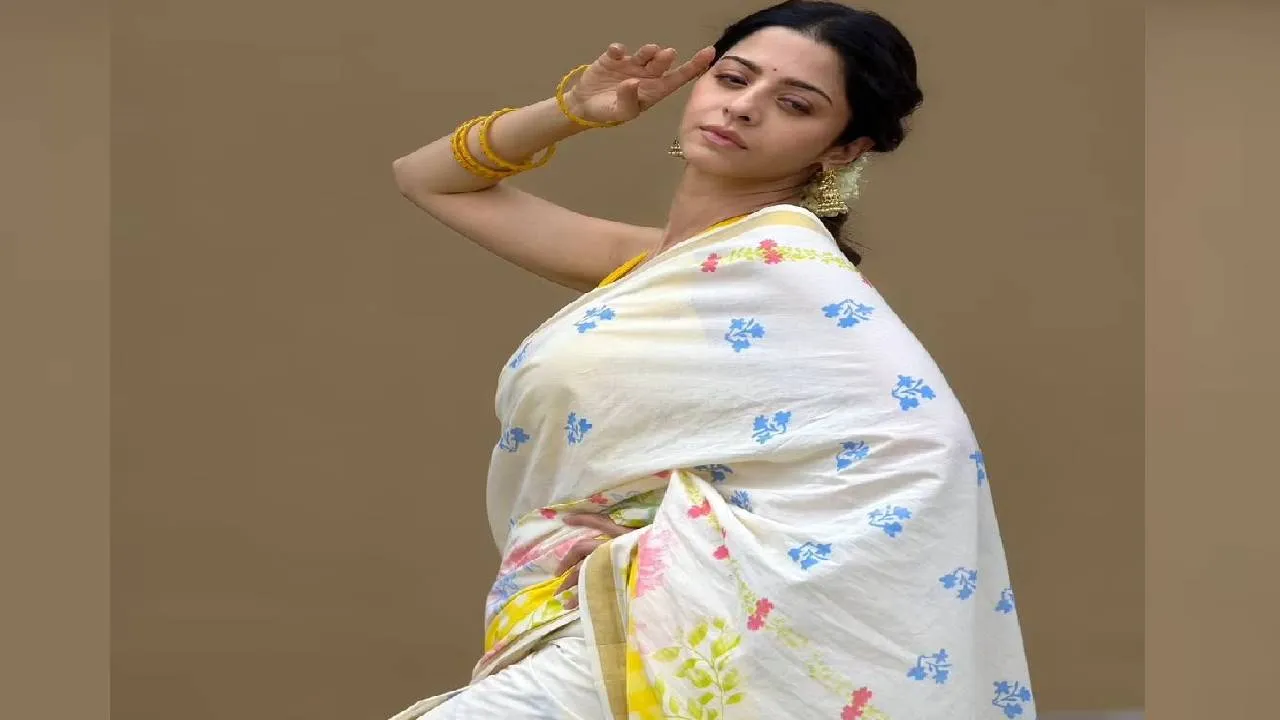 Star Saree Fashion 2026: ಕಾಟನ್‌ ಸೀರೆ ಪ್ರಿಯರನ್ನು ಸೆಳೆದ ನಟಿ ವೇದಿಕಾ ಉಟ್ಟ ಕಸವು ಸೀರೆ - Image 4