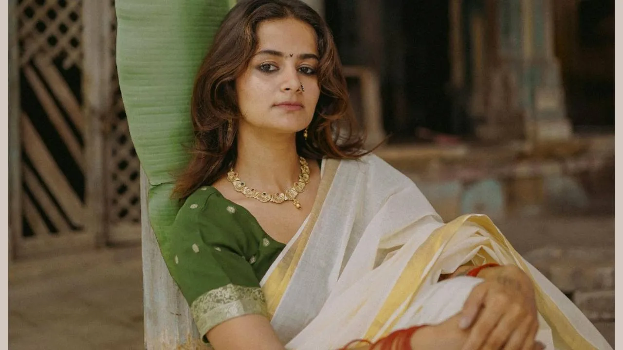 Saree Trend 2025: ಓಣಂ ಫೆಸ್ಟೀವ್ ಸೀಸನ್‌ನಲ್ಲಿ ಚಾಲ್ತಿಗೆ ಬಂದ ಕಸವು ಸೀರೆ - Image 3