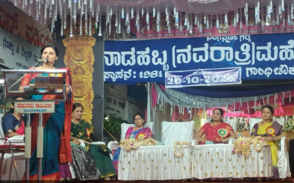 Savadatti news: ಮಹಿಳೆಯರು ಶಿಕ್ಷಣ ಮತ್ತು ಆರೋಗ್ಯದ ಕಡೆ ಗಮನಹರಿಸಿ : ಡಾ. ನಯನಾ ಭಸ್ಮೆ