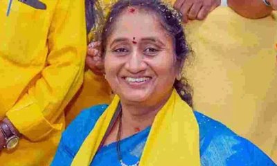 ಅಧಿಕಾರಿಯತ್ತ ಪುಷ್ಪಗುಚ್ಛ ಎಸೆದ ಆಂಧ್ರ ಪ್ರದೇಶದ ಸಚಿವೆ ಸವಿತಾ