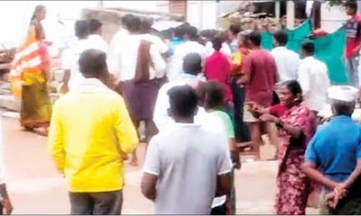 ದಲಿತ ಕುಟುಂಬಕ್ಕೆ ಬಹಿಷ್ಕಾರದ ಬೆದರಿಕೆ