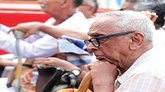 ಹಳ್ಳ ಹಿಡಿದಿರುವ ನಿವೃತ್ತರ ಬದುಕು: ಕೇಳುವವರು ಯಾರು ?